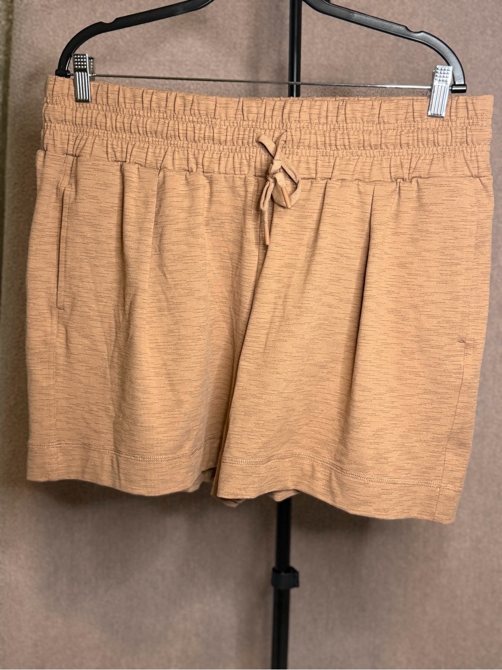 Mondetta Women’s XL Tan Pull On Athletic Shorts Drawstring Stretch Casual